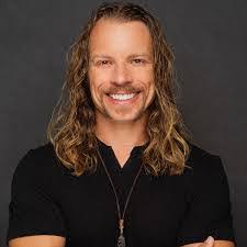 Dustin Leighton's Instagram, Twitter & Facebook