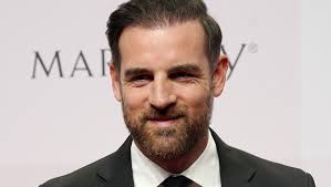 Former real madrid defender christoph metzelder 'makes confession' over allegations of owning and spreading child pornography on whatsapp after police in germany launched investigation. Real Madrid La Liga Metzelder Charged With Possession And Distribution Of Child Pornography Marca