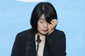 13일 윤 의원은 자신의 sns를 통해 12월7일은 길원옥 할머니의 94번째 생신이었는데 현재 연락이 닿질 않아 만나 뵐 길이 없었다며 지인들과. ë…¼ëž€í‚¤ìš´ ìœ¤ë¯¸í–¥ ì™€ì¸ ì¸ì¦ìƒ· ë‹¹ê³¼ ëŒ€í†µë ¹ì—ê²Œ ë¶€ë‹´ ì œë°œ íƒˆë‹¹í•´ë¼