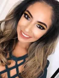 Mayra Henriquez's Instagram, Twitter & Facebook