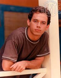 He started acting in the youth soap opera verano del '98, of telefe, playing benjamín vázquez, until the year 2000.then worked on ilusiones, performed work on radio, as los esparos del ñorse and also launched as singer with alfredo alcón. A 20 Anos De Verano Del 98 Mira Como Se Veian Sus Actores En Aquel Entonces Infobae