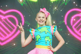 Jojo siwa is an american singer, dancer and youtube personality who's famous for donning big bows in her hair and for her hit singles boomerang and jojo siwa. Jojo Siwa Height Weight Age Biography And Quick Info Kimdir Bu Ya Boy Kilo