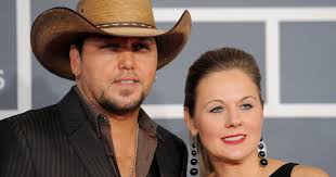 Jessica Ussery's Instagram, Twitter & Facebook