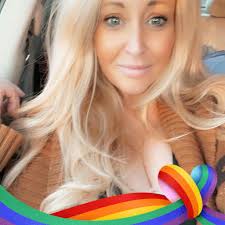 Nora Critzer's Instagram, Twitter & Facebook