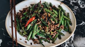 In a bowl, whisk together the 1/4 cup cold water and 1/2 tbsp starch, then whisk i used green beans instead of asparagus and added mushroom and tofu it was delicious!! Sichuan Dry Fried Green Beans å¹²ç…¸å››å­£è±† Omnivore S Cookbook