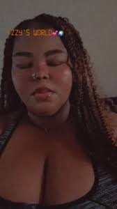 𝓩𝓸𝓵𝓪'𝓼 𝓦𝓸𝓻𝓵𝓭😝🌈 (@justizzy96)