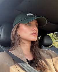 Elle Trowbridge (@elletrowbridge) • Instagram photos and videos