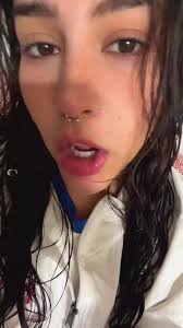 Scarletmelo (@whisper_mai582)