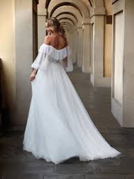 Gli abiti da cerimonia hippie styleispirati alla moda vintage anni '70restano un classico, soprattutto per le cerimonie dallo stile bohemien. Abiti Da Sposa Hippie Gabriellasposa Com