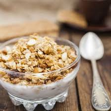 Coupes De Fruits Au Muesli Et Au Yaourt Recette Moins De 100 Calories Collations Muesli