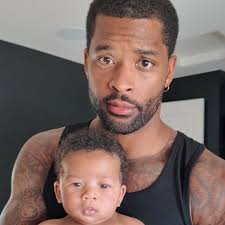 Super impressive 💪 If we are talking all time. Deadlift: 578lbs Squat:  418lbs Bench: 275lbs This was over 10 years ago at 157lbs😅. Currently  don't do 1 RM but RDL: 286lbs for