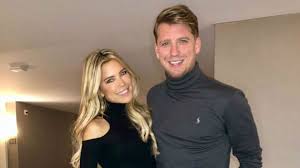 Moderatorin sylvie meis (37) und ihr freund maurice „momo mobetie (35) haben sich getrennt. Elf Jahre Jungerer Freund Wie Geht Sylvie Meis Damit Um Promiflash De