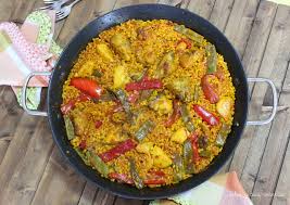 Si se tiene una plancha de cocina o un horno que quepa la paellera se puede poner dentro para que termine de cocerse. Julia Y Sus Recetas Paella Mixta De Conejo Y Pollo