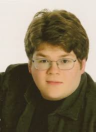 Alcohol can change the way Kaido fights. Franky is actually powered by cola  and we've seen that different beverages can change his hair and his  personality. Brook fixed his bones after drinking