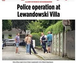 Robert lewandowski scores his first goal of euro 2020 as poland hold spain to keep alive their hopes of reaching the knockouts. Policja Pojawila Sie Pod Willa Roberta Lewandowskiego Alarm W Monachium Pilka Nozna Sport Pl