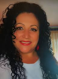 Comemora hoje o seu aniversário a fadista Lena Silva