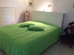 Con ottime finiture interne, curato nei minimi particolari, con arredo di qualita in referenziato residence con piscina condominiale l' immobile ubicato al 3 piano con ascensore e composto da camera da letto, an. Case In Affitto Breve A Giardini Naxos Casa It