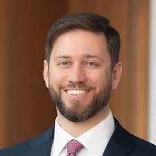 Lauren Uhlig's Instagram, Twitter & Facebook