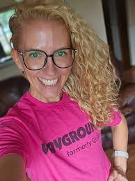 Sarah Eldred's Instagram, Twitter & Facebook