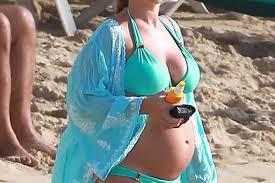 بذلك أصبحت أول رئيسة لولاية ما بعد الاستقلال في كرواتيا وأول رئيسة محافظة في البلاد منذ 15 عامًا. Ø¹Ø·Ù„Ø© ÙƒÙˆÙ„ÙŠÙ† Ø±ÙˆÙ†ÙŠ ØªØ³ØªÙ…Ø± Ø¨ØºÙŠØ§Ø¨ ÙˆØ§ÙŠÙ†