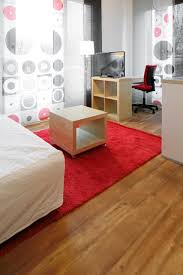 Raumteiler ideen schlafzimmer für ihre dachschräge räume unter dem dach sind zwar eine große herausforderung, aber sie haben mehr platzpotenzial. Holzerner Raumteiler Bilder Ideen Couch