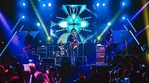 Yang tak mungkin orang lain akan mengerti. Chord Kunci Gitar Dan Lirik Lagu Pedih Last Child Hanya Diri Sendiri Tribun Padang
