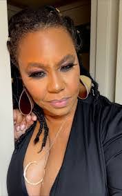 Karin Minor's Instagram, Twitter & Facebook