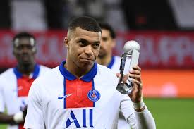 مبابي لاعب الموسم في الدوري الفرنسي. Ù…Ø¨Ø§Ø¨ÙŠ Ø³Ø¹ÙŠØ¯ ÙÙŠ Ø¨Ø§Ø±ÙŠØ³ Ø³Ø§Ù† Ø¬ÙŠØ±Ù…Ø§Ù† ÙˆÙ„ÙƒÙ† Ù„Ø¯ÙŠÙ‡ Ø³Ø¤Ø§Ù„ Ø§Ù„Ø­Ø±Ø©