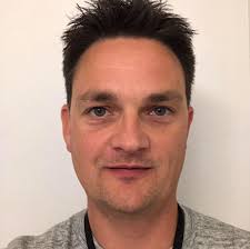 Licht am Ende des Tunnels 😎 Kommende Woche präsentieren wir euch alle  FALLER Neuheiten, die für diesen Herbst und Winter noch geplant sind 📖🤩  Eines der Highlight-Modelle ist die 'Gripper' Tunnelbohrmaschine nach