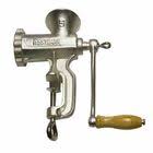 Der westmark fleischwolf größe 5 mit lochscheibe und schraubzwinge zur tischmontage braucht keinen strom. Westmark Fleischwolf Gr 10 Ab 49 Euro Versandkostenfrei Bei Cookinglife De