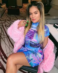 Carolina giraldo navarro (born 14 february 1991), known professionally as karol g (stylized in all caps), is a colombian singer and songwriter. 2 1 Millones Me Gusta 11 2 Mil Comentarios Karol G Karolg En Instagram Fashion Celebrities Female Celebrities