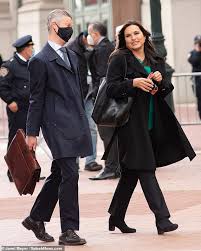 Svu continues its historic 22nd season on nbc on thursdays at 9 pm est/pst. Mariska Hargitay And Peter Scanavino Are Spotted Hard At Work On The Set Of Law And Order Svu Todayuknews