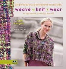 As an outerwear piece it can take you through the most unpredictable transitional seasons. Weave Knit Wear Simply Fabulous Clothing And Accessories For Rigid Heddle And Other Weavers Shangold Judith Amazon De Bucher