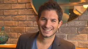 Le chanteur grec George Perris de passage à Sherbrooke