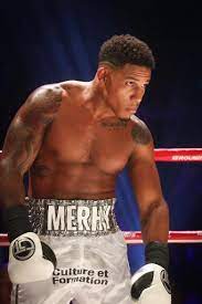 Merhy, 26 ans, a mis k.o son adversaire, le hongrois imre szello, 36 ans, au 7e des 12 rounds. Championnat Du Monde Wba Lourds Legers Le Nouveau Champion Ryad Merhy Veut Maintenant Aller Encore Plus Haut Bx1