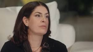 Empregada que processa Caetano Veloso e Paula Lavigne esteve envolvida em  momento constrangedor com a empresária na TV