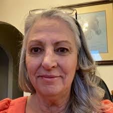 Shari Casper's Instagram, Twitter & Facebook