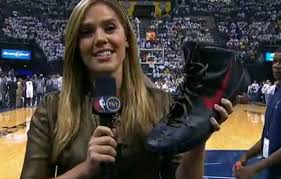 Default photo title, a → z photo title, z → a date created, new → old date. Blake Griffin S Shoe Falls Apart Mid Game Hoopsvibe