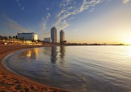 Toutes les plages de barcelone… la plage suivante est la plage de sant sebastià. La Plage Mar Bella A Barcelone Les Plus Belles Plages De Barcelone Pour Du Farniente A L Espagnol Elle