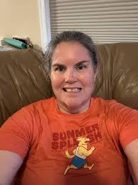 Hello Hotties 🔥 Happy Earth Day 🌎 My training run before work was a Earth  Day virtual race 🏃🏻‍♂️‍➡️ I loved the detail