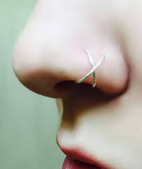 Piercing De Nez Anneau En Argent A Ecarter Piercing No Nariz Piercing De Nariz Piercings Faciais