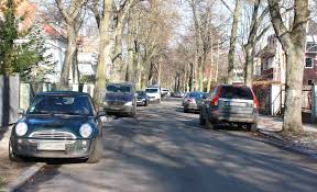 Wann ist das parken auf dem gehweg erlaubt? Auf Dem Grat Parken Auf Dem Gehweg Soll Uberpruft Werden Stadtrandnachrichten