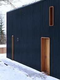 H Maison Concu Par Budapesti Muhely Est Une Ancienne Ferme Pignon De La Variete Paysan Hongr Bardage Exterieur Maison Bardage Bois Exterieur Bardage Maison