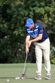 In this video i get my hands on bryson dechambeau's crazy sik putter! Jonathan Wall On Twitter Bryson Dechambeau Is Still Working With The Side Saddle Putting Stroke At The Sony Open