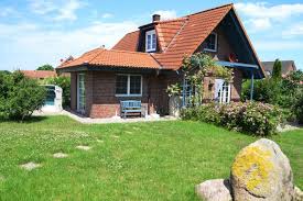 Schauen sie sich einfach in den hundefreundlichen angeboten zu hof, ferienhaus und ferienwohnung um und finden sie die perfekte unterkunft für ihren urlaub mit. Ostsee Ferienhaus Seekamp Mit Kamin Wlan Eingezaunt