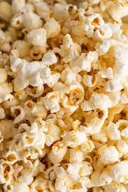You don't have to wait for the county fair to enjoy a favorite snack—make your own homemade kettle corn at home! Easy Kettle Corn Baking Mischief