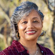 Fort Worth's newest public library opening in 2023 to be named Vivian J.  Lincoln Library. Read more about Mrs. Lincoln and the name selection at  fwpl.info/NameSelected