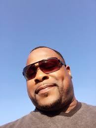 Eric Braxton (@ericbchillin)