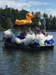 These red, white, and blue themed parade pictures include parade floats for an eye doctor {optometrist} which has glasses, a boat float, as well as a dance group. 15 Boat Parade Ideas Boat Parade Boat Parades