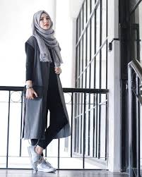 Jual seragam tempat kerja rok mini , gambar contoh baju kerja.com, jasa pembuatan seragam kantor jakarta barat, jasa pembuatan model baju label: 15 Inspirasi Gaya Sporty Untuk Kamu Yang Berhijab